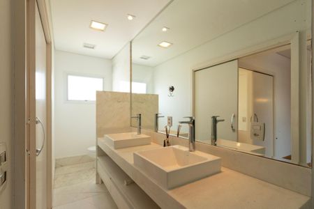 Casa de condomínio para alugar com 441m², 4 quartos e 4 vagasSuíte - Banheiro