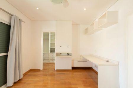 Casa de condomínio para alugar com 441m², 4 quartos e 4 vagasSuíte 4