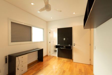 Casa de condomínio para alugar com 441m², 4 quartos e 4 vagasSuíte 2