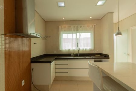 Casa de condomínio para alugar com 441m², 4 quartos e 4 vagasCozinha