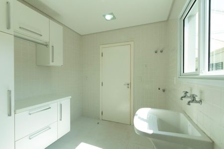 Casa de condomínio para alugar com 441m², 4 quartos e 4 vagasÁrea de serviço