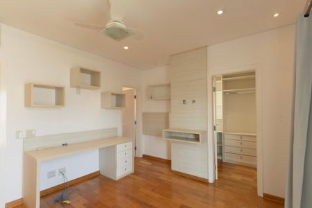 Casa de condomínio para alugar com 441m², 4 quartos e 4 vagasSuíte 3