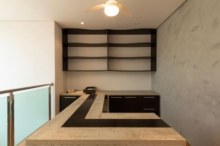 Casa de condomínio para alugar com 441m², 4 quartos e 4 vagasEscritório