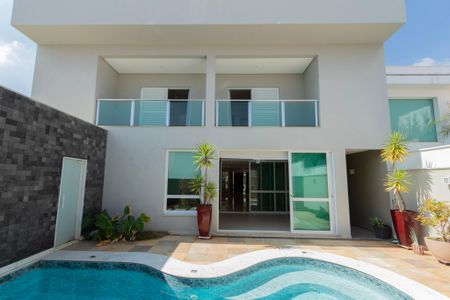 Casa de condomínio para alugar com 441m², 4 quartos e 4 vagasQuintal