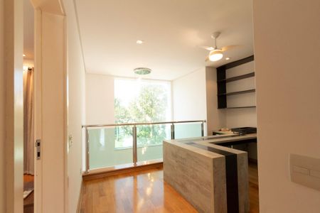 Casa de condomínio para alugar com 441m², 4 quartos e 4 vagasEscritório