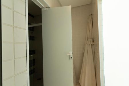 Casa de condomínio para alugar com 441m², 4 quartos e 4 vagasQuintal