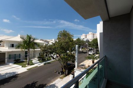 Casa de condomínio para alugar com 441m², 4 quartos e 4 vagasSuíte