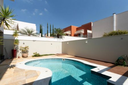 Casa de condomínio para alugar com 441m², 4 quartos e 4 vagasQuintal