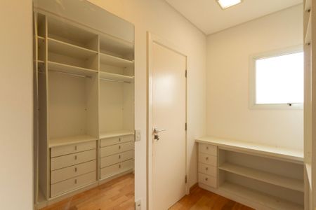 Casa de condomínio para alugar com 441m², 4 quartos e 4 vagasSuíte 3