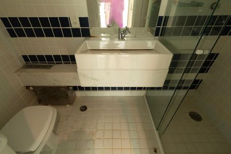 Casa de condomínio para alugar com 441m², 4 quartos e 4 vagasQuintal