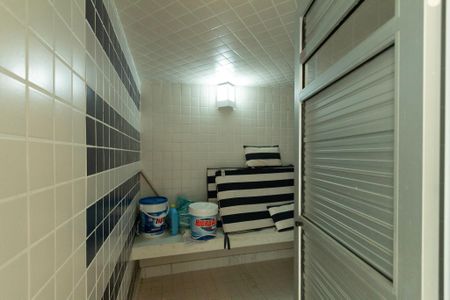 Casa de condomínio para alugar com 441m², 4 quartos e 4 vagasQuintal
