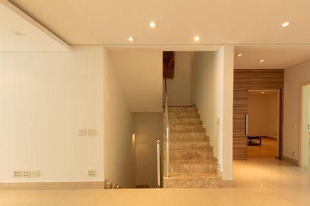 Casa de condomínio para alugar com 441m², 4 quartos e 4 vagasSala 2