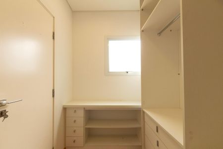 Casa de condomínio para alugar com 441m², 4 quartos e 4 vagasSuíte 3