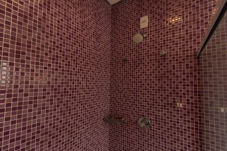 Casa de condomínio para alugar com 441m², 4 quartos e 4 vagasSuíte 3 - Banheiro