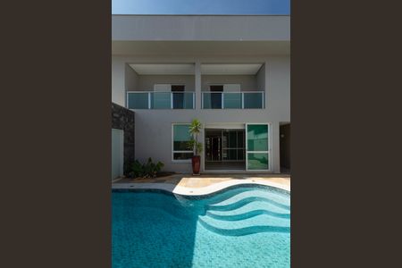 Casa de condomínio para alugar com 441m², 4 quartos e 4 vagasQuintal