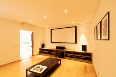 Casa de condomínio para alugar com 441m², 4 quartos e 4 vagasSala 2