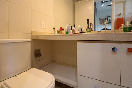 Apartamento à venda com 244m², 5 quartos e 4 vagasBanheiro Suíte 1