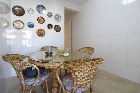 Apartamento à venda com 244m², 5 quartos e 4 vagasCopa 