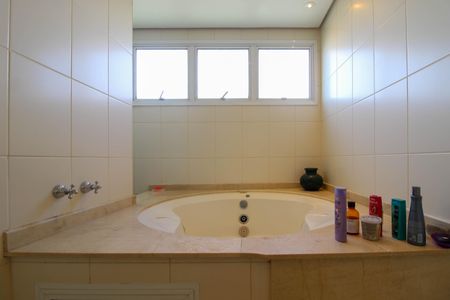 Apartamento à venda com 244m², 5 quartos e 4 vagasBanheiro Suíte 4