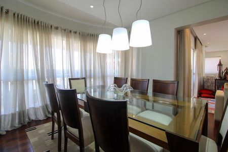Apartamento à venda com 244m², 5 quartos e 4 vagasSala de Jantar