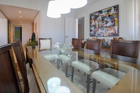 Apartamento à venda com 244m², 5 quartos e 4 vagasSala de Jantar