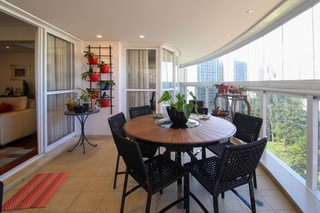 Apartamento à venda com 244m², 5 quartos e 4 vagasVaranda gourmet