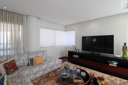 Apartamento à venda com 244m², 5 quartos e 4 vagasSala