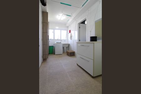 Apartamento à venda com 244m², 5 quartos e 4 vagasÁrea de Serviço