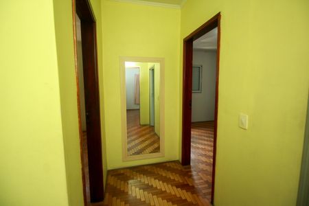 Casa à venda com 193m², 4 quartos e 3 vagasCorredor