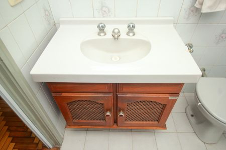 Casa à venda com 193m², 4 quartos e 3 vagasBanheiro 1
