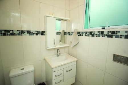 Casa à venda com 193m², 4 quartos e 3 vagasBanheiro 2