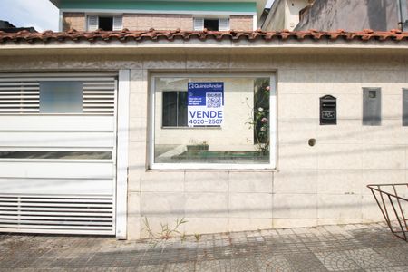 Casa à venda com 193m², 4 quartos e 3 vagasPlaca instalada em 22/04/2026 com o código UKLP-107