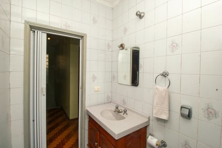 Casa à venda com 193m², 4 quartos e 3 vagasBanheiro 1