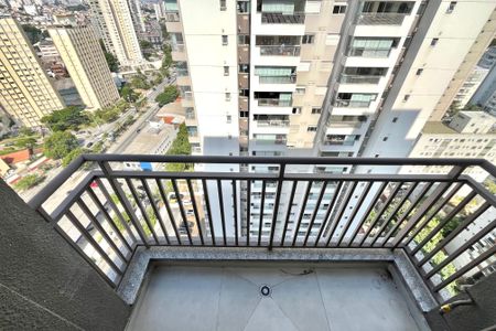 Studio para alugar com 29m², 1 quarto e 1 vaga Studio para alugar com 29m², 1 quarto e 1 vagaVaranda