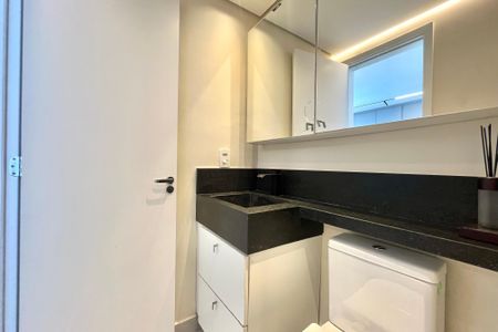 Studio para alugar com 29m², 1 quarto e 1 vaga Studio para alugar com 29m², 1 quarto e 1 vagaBanheiro