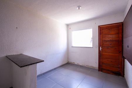 Sala de apartamento para alugar com 2 quartos, 60m² em Monjolos, São Gonçalo