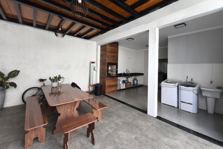 Casa à venda com 231m², 2 quartos e 2 vagasÁrea gourmet