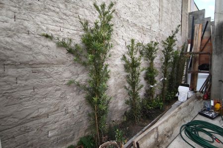 Casa à venda com 231m², 2 quartos e 2 vagasQuintal - Garagem