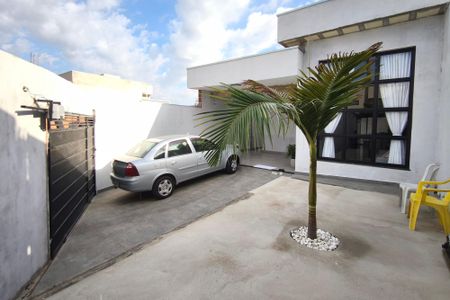 Casa à venda com 231m², 2 quartos e 2 vagasQuintal - Garagem