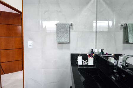 Casa à venda com 231m², 2 quartos e 2 vagasBanheiro