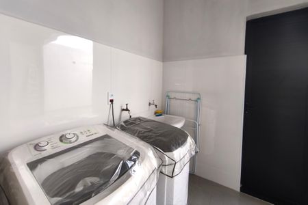 Casa à venda com 231m², 2 quartos e 2 vagasÁrea de Serviço