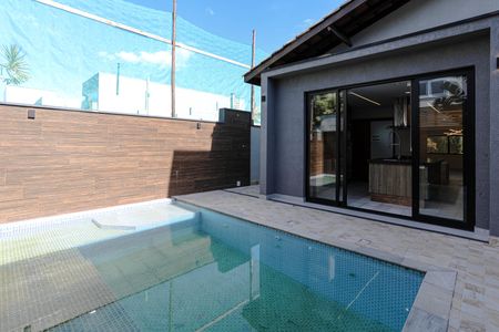 Casa de condomínio para alugar com 275m², 3 quartos e 2 vagasPiscina