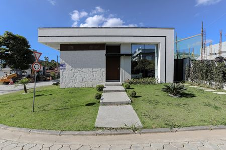Casa de condomínio para alugar com 275m², 3 quartos e 2 vagasFachada