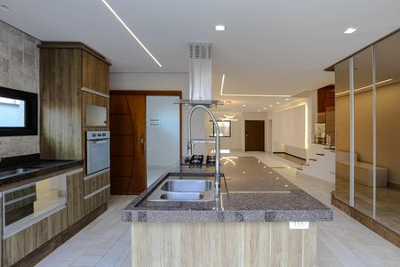 Casa de condomínio para alugar com 275m², 3 quartos e 2 vagasCozinha