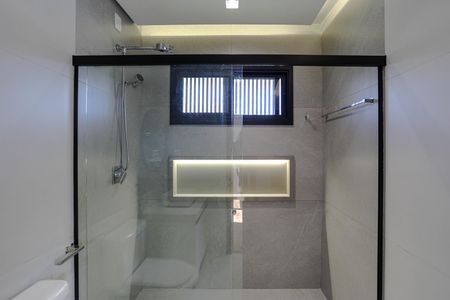 Casa de condomínio para alugar com 275m², 3 quartos e 2 vagasBanheiro - Quarto 3 - Suíte