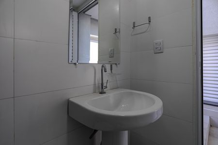 Casa de condomínio para alugar com 275m², 3 quartos e 2 vagasBanheiro de Serviço