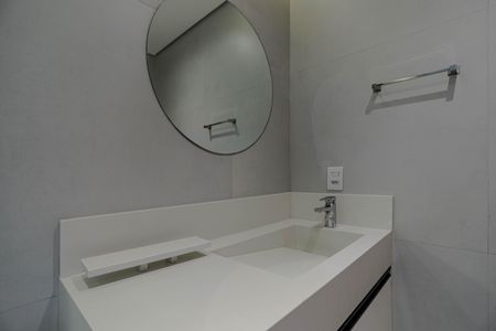 Casa de condomínio para alugar com 275m², 3 quartos e 2 vagasBanheiro - Quarto 1 - Suíte