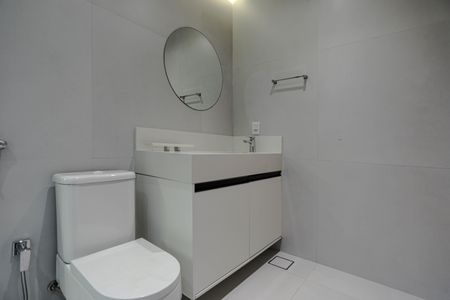 Casa de condomínio para alugar com 275m², 3 quartos e 2 vagasBanheiro - Quarto 1 - Suíte