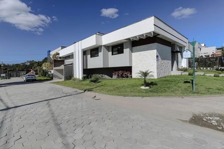 Casa de condomínio para alugar com 275m², 3 quartos e 2 vagasFachada