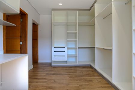 Casa de condomínio para alugar com 275m², 3 quartos e 2 vagasQuarto 2 - Suíte